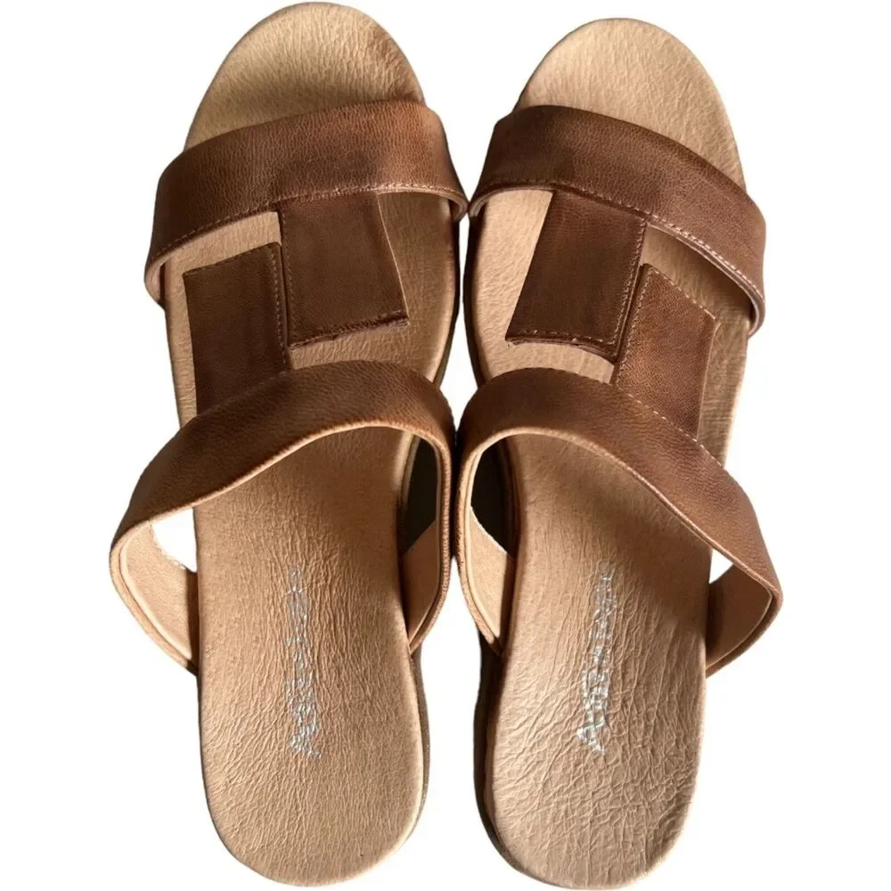 Antelope Brown Rectangle-Front Karas Leather Sandals, 37/US7